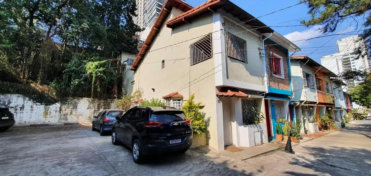 Casa De Vila Pinheiros contacts